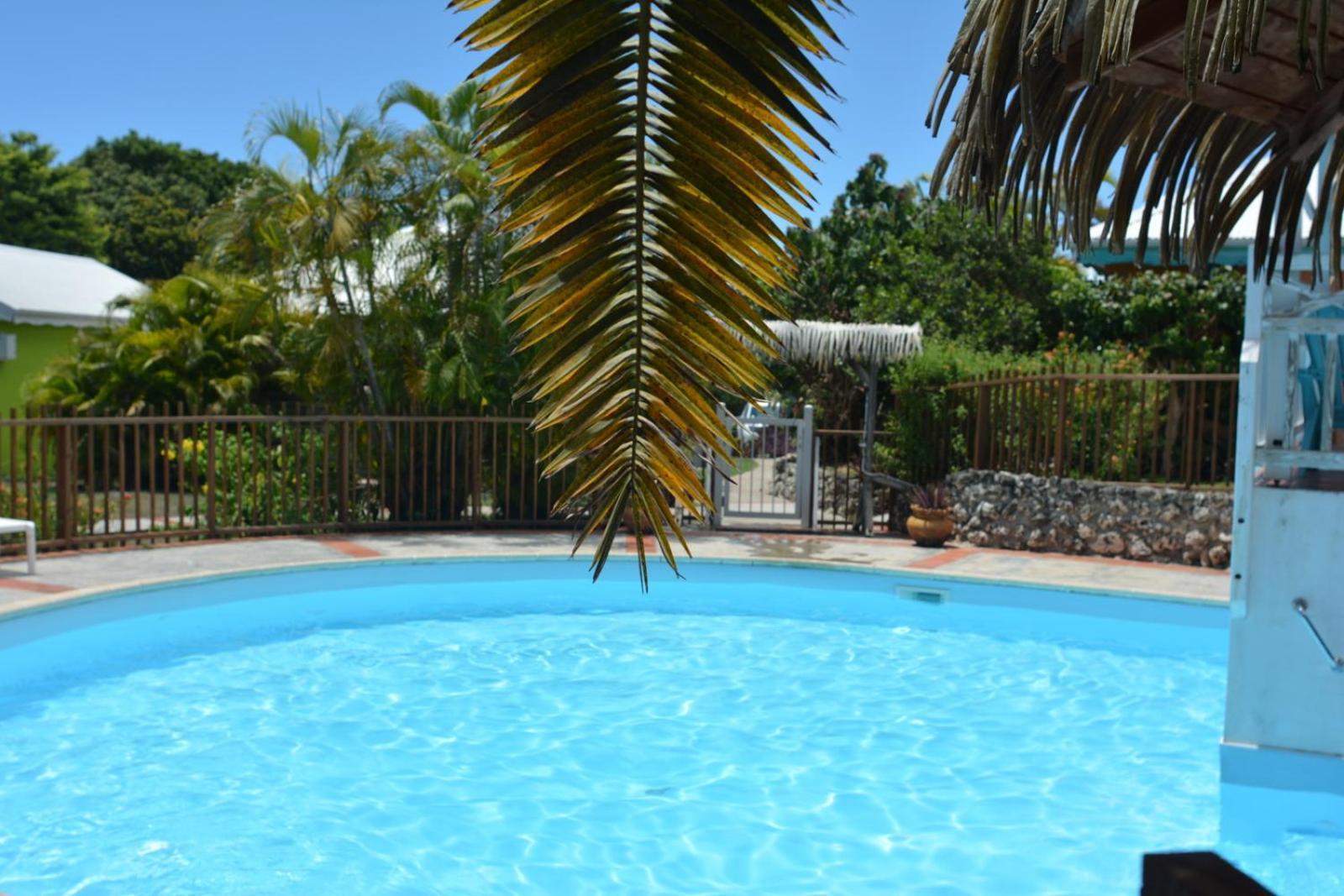 Bungalow La Papaye Bleue Residence Acces Piscine & Plage Saint-Francois  Esterno foto