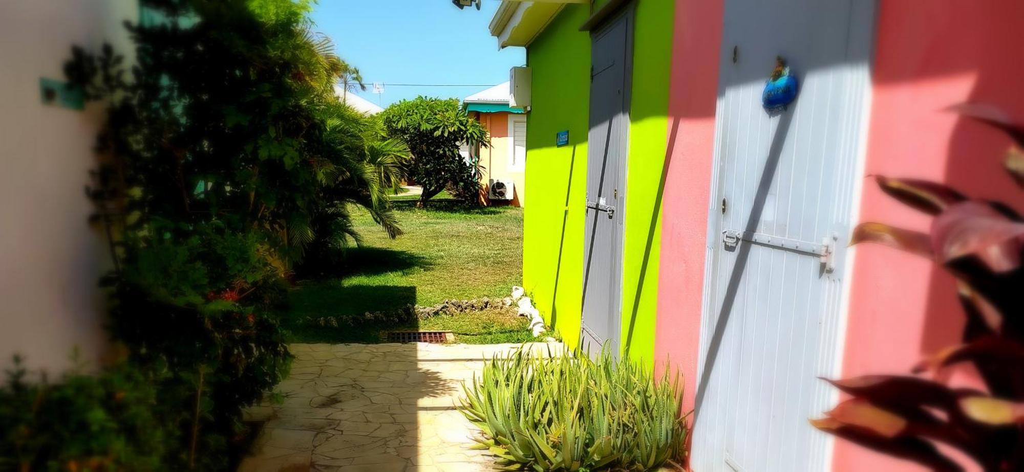 Bungalow La Papaye Bleue Residence Acces Piscine & Plage Saint-Francois  Esterno foto